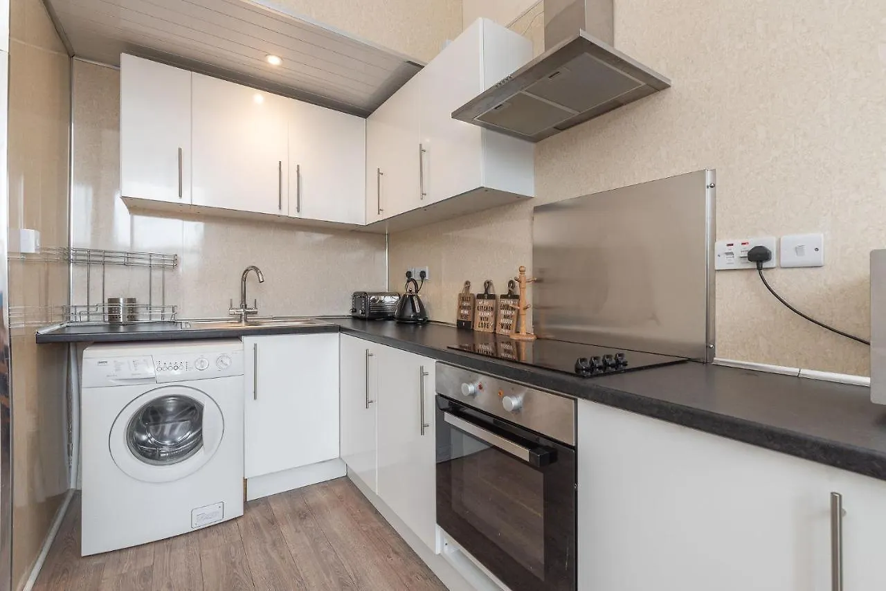 Contemporary 3 Bed City Centre Appartment - Ensuite Edinburgh Lejlighed