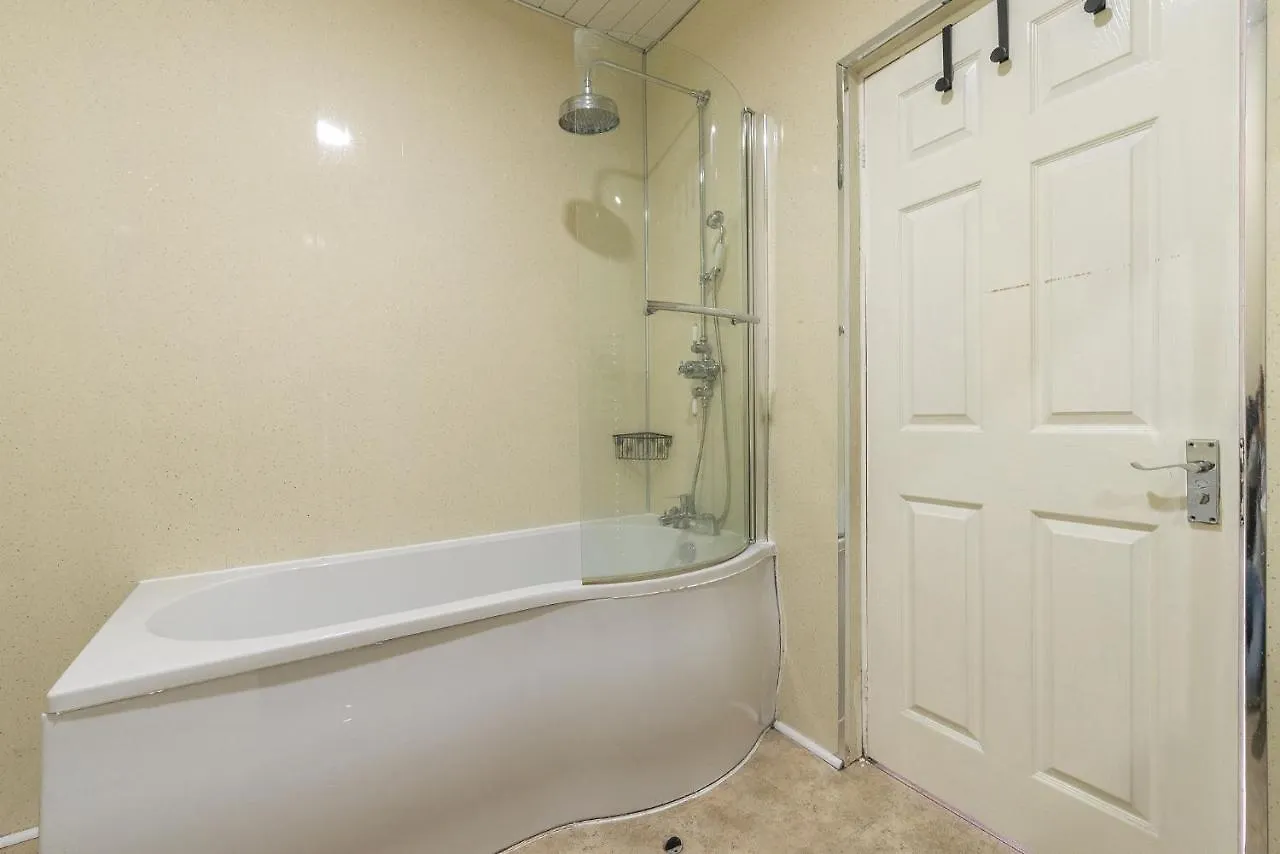Contemporary 3 Bed City Centre Appartment - Ensuite Edinburgh 0*,  Storbritannien