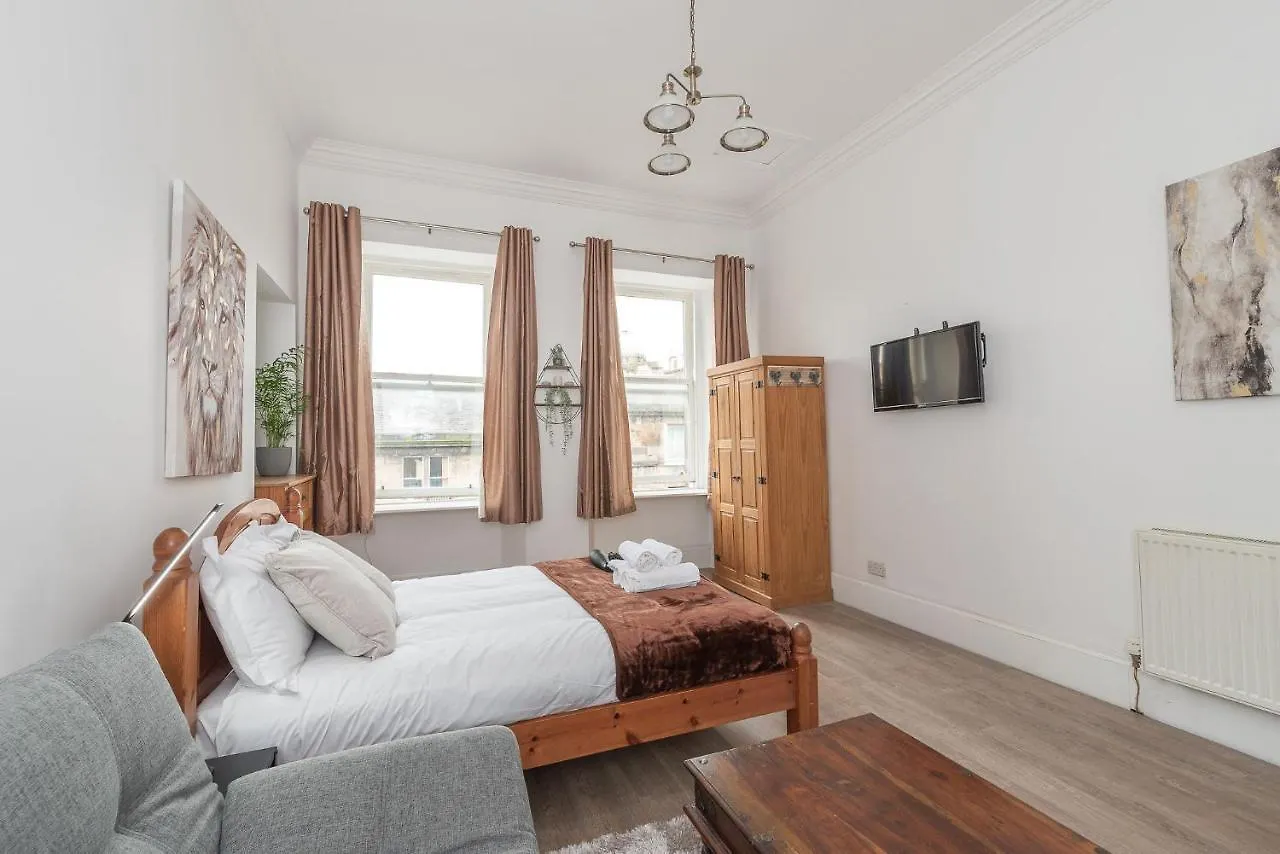 Apartment Contemporary 3 Bed City Centre Appartment - Ensuite Edinburgh