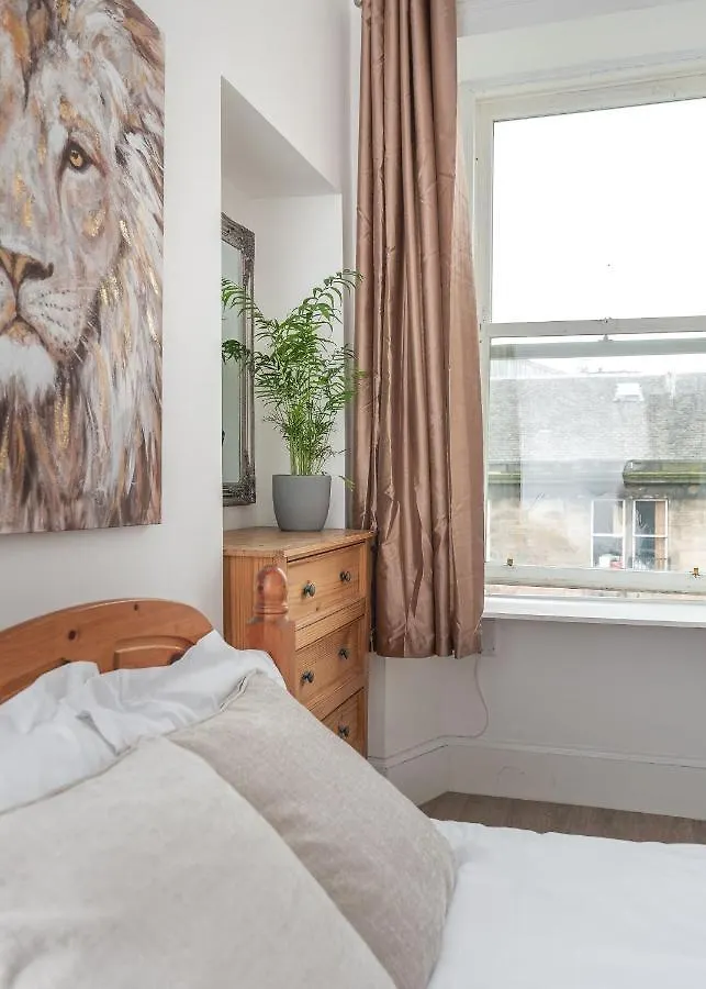 Apartment Contemporary 3 Bed City Centre Appartment - Ensuite Edinburgh