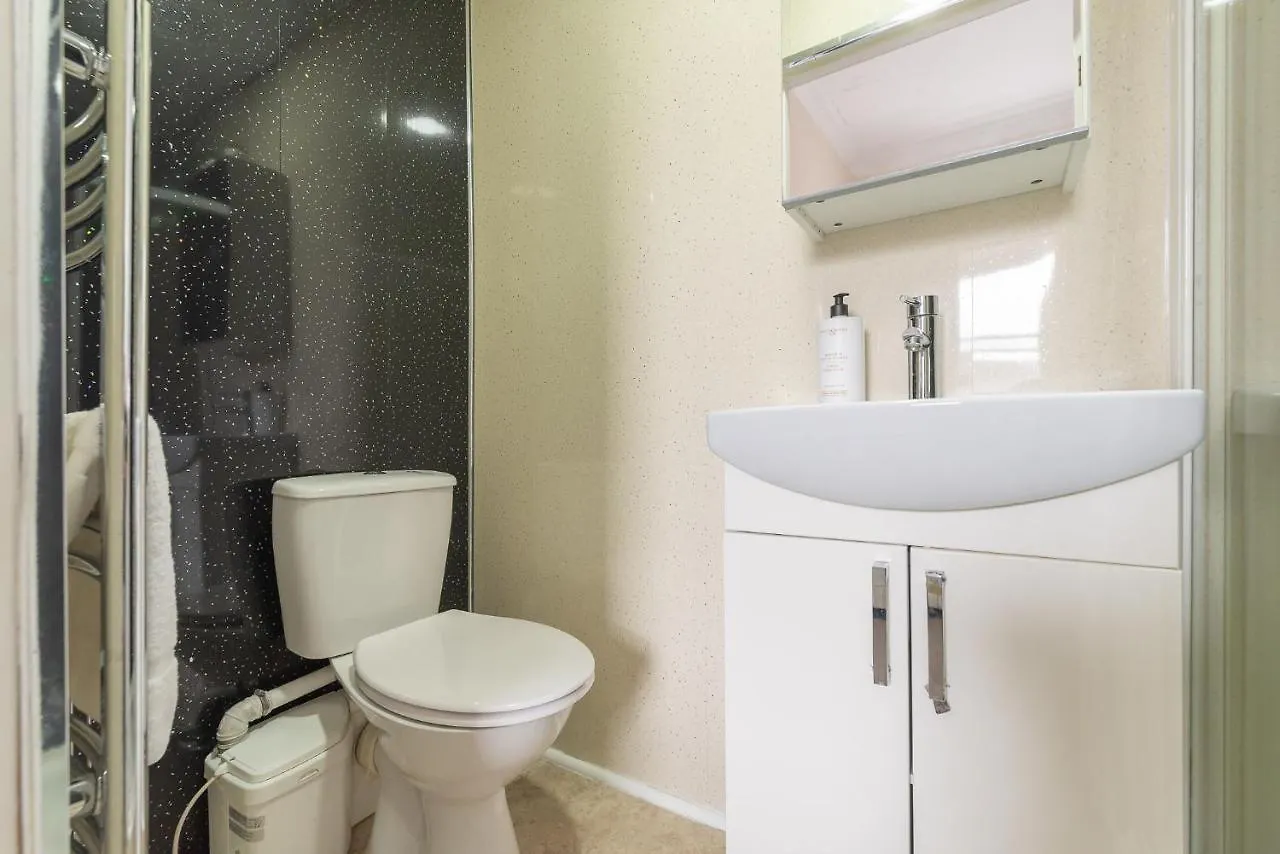 Contemporary 3 Bed City Centre Appartment - Ensuite Edinburgh Apartment